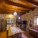 Stone House Knezevic ヴィンイェラック