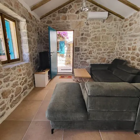 Stone House Knezevic * 빈예라크