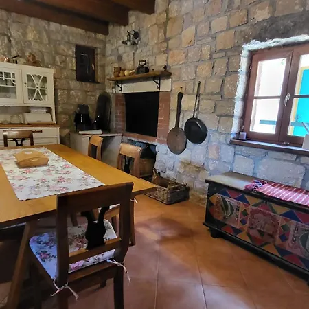 Nyaraló Stone House Knezevic