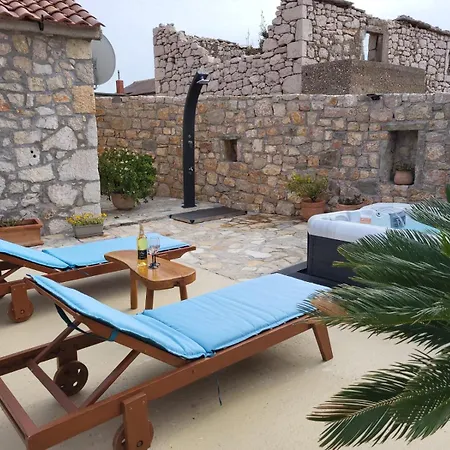 Stone House Knezevic Tatil Evi Vinjerac