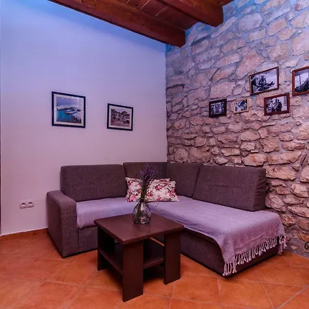 Nyaraló Stone House Knezevic