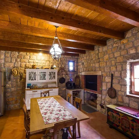 Stone House Knezevic Vinjerac