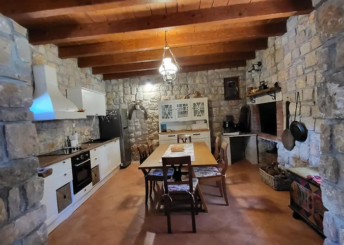 Stone House Knezevic Tatil Evi *