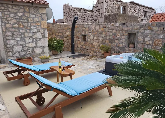 Stone House Knezevic Tatil Evi Vinjerac