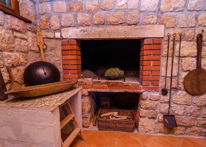Stone House Knezevic Tatil Evi
