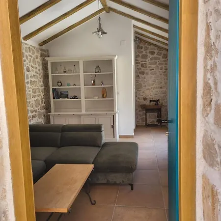 Stone House Knezevic Casa de Férias