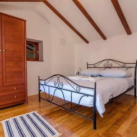 Holiday home Stone House Knezevic *