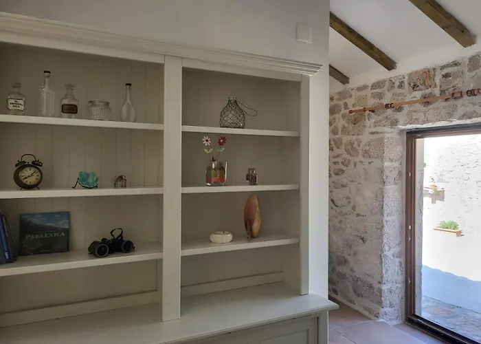 Vakantiehuis Stone House Knezevic *