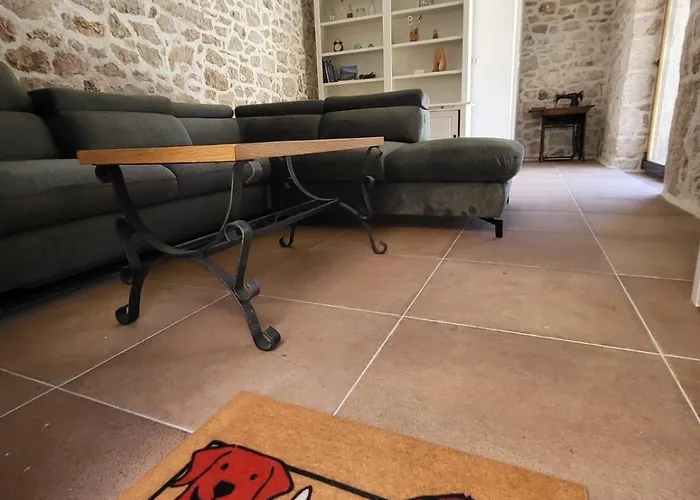 Stone House Knezevic Vinjerac